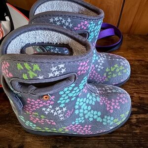 Bogs Kids Gray Boots with Pink, Teal & Lime Floral Print